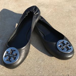 *Host Pick* Tory Burch Reva (Minnie) black flats
